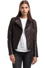 Charger l'image dans la galerie, BARBARA