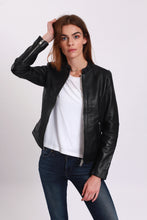 Charger l'image dans la galerie, CLARA