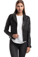 Charger l'image dans la galerie, BARBARA